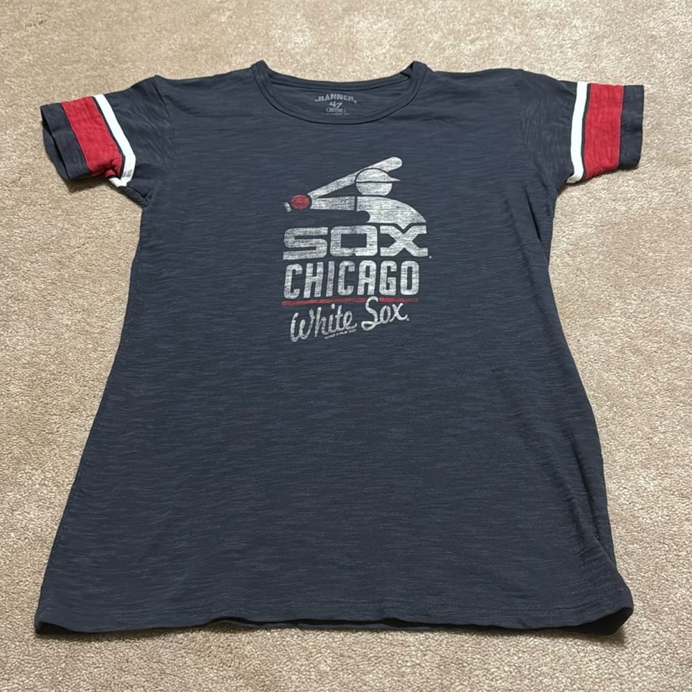 Chicago White Sox Ladies T-shirt size Medium